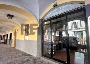 Edificio all\'aperto - Negozio Borgo Delle Colonne
36, Parma - foto 1