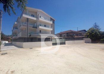 facciata-area condominiale - Three-room apartment Viale Matrino
 
37, Città Sant'Angelo - photo 2