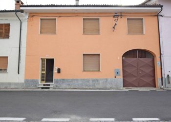 Facciata - Casa indipendente via Roma, 79, Trinità - foto 1