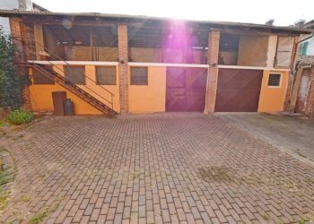Cortile interno - Casa indipendente via Roma, 79, Trinità - foto 21