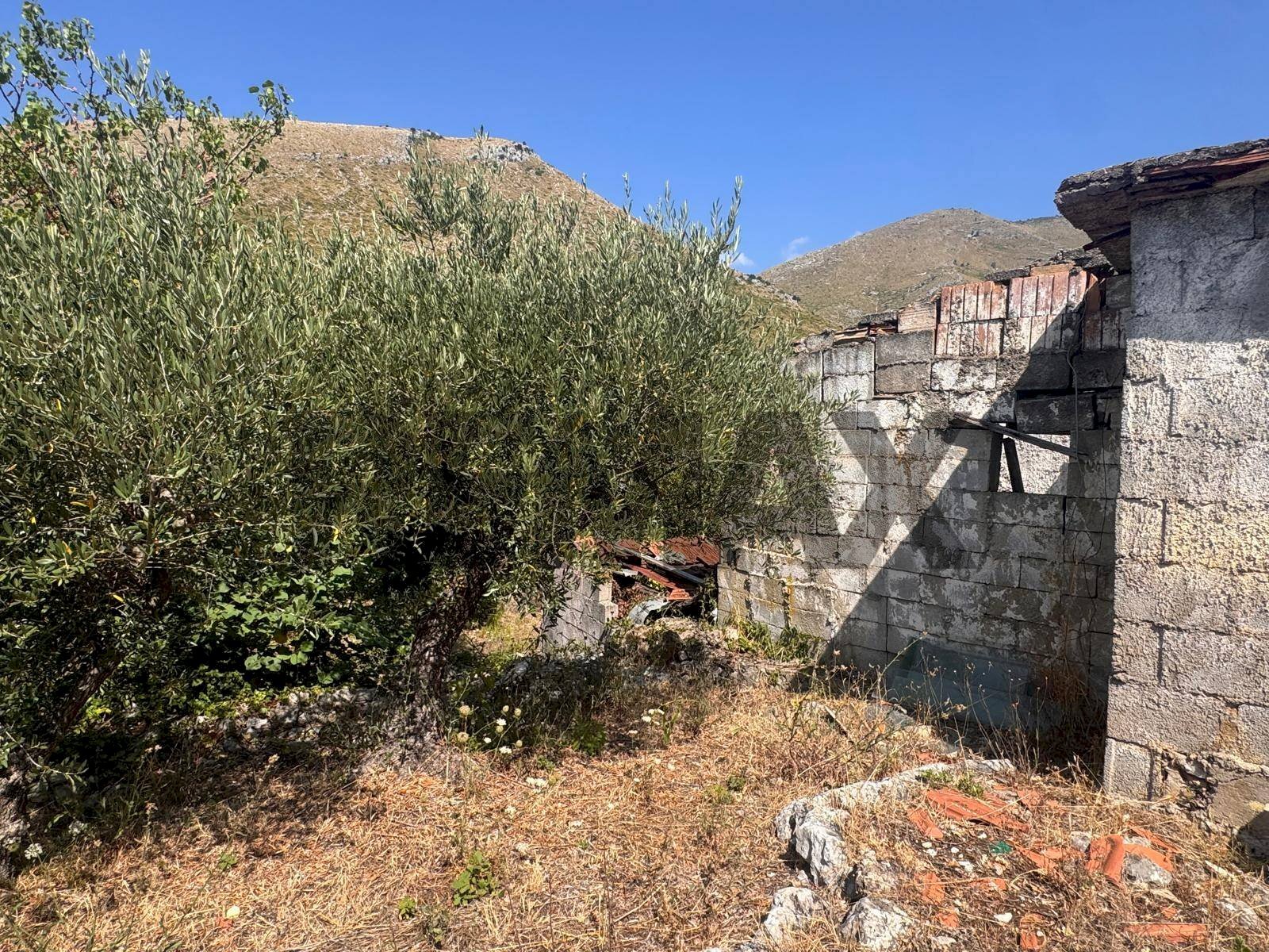Vista delle montagne - Rustico via canale
 
snc, Formia - foto 1