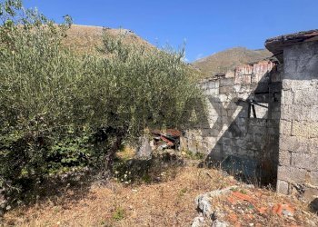 Vista delle montagne - Rustico via canale
snc, Formia - foto 1