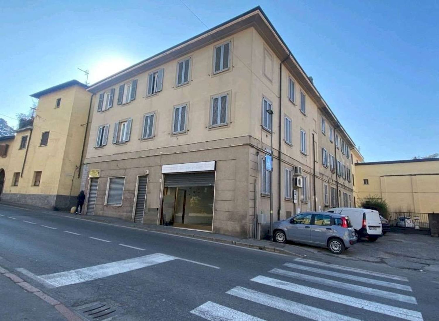 vista - Commercial Premises Garibaldi
 
35, Fino Mornasco - photo 1