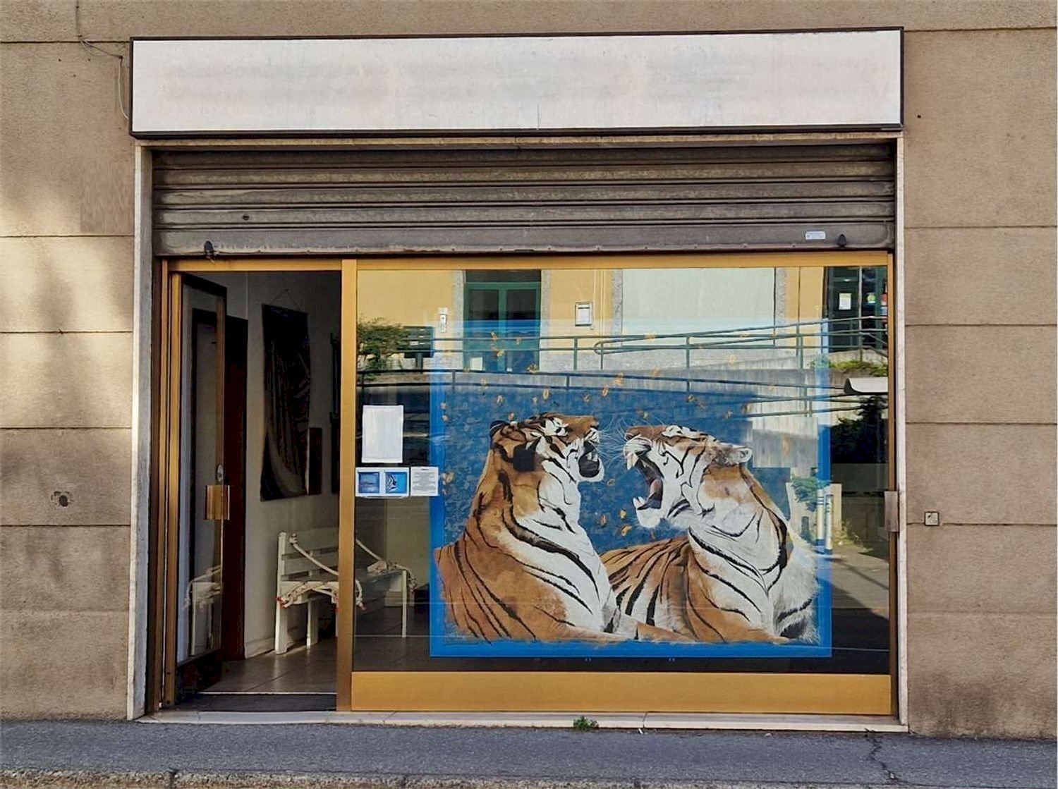 facciata - Commercial Premises Garibaldi
35, Fino Mornasco - photo 2