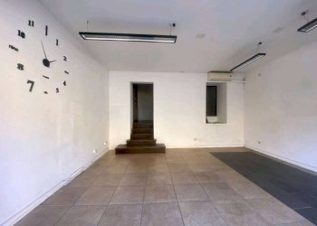 corridoio - Commercial Premises Garibaldi
35, Fino Mornasco - photo 4