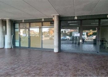 Foto 1 - Commercial Premises Statale dei Giovi
7, Fino Mornasco - photo 1