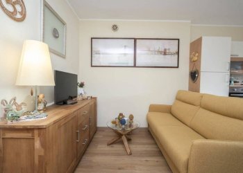 Soggiorno - Appartamento via Andorno, 46, Torino (zona Vanchiglietta) - foto 13
