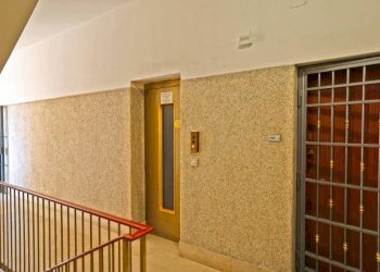 Interno palazzo - Appartamento via Riva di Reno, 56, Bologna (zona Centro Storico) - foto 20
