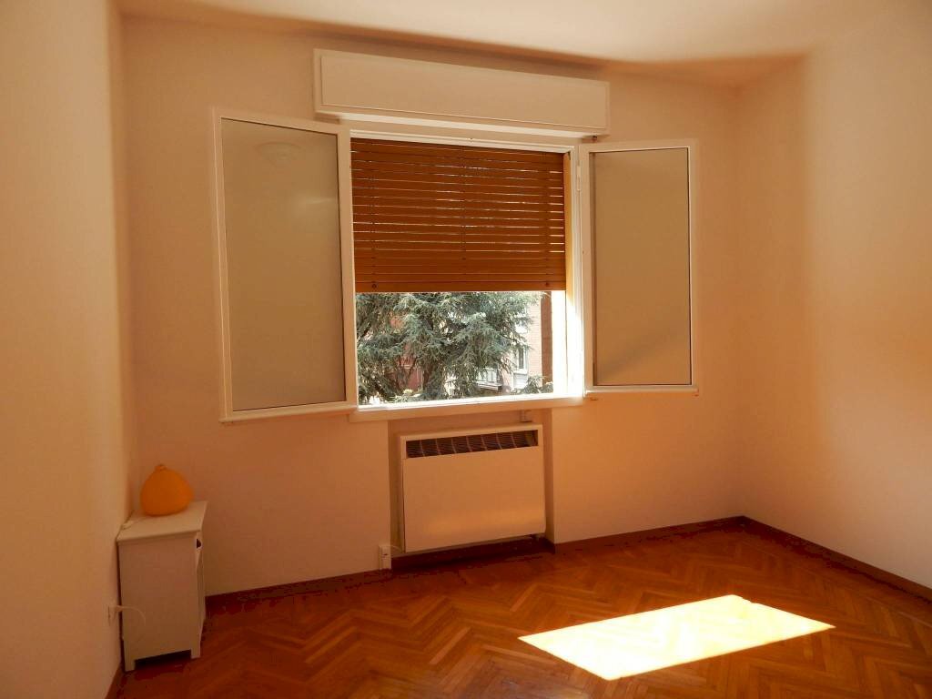 Camera da letto - Terreno non edificabile via dell'Isonzo, Bologna (zona Costa Saragozza) - foto 3