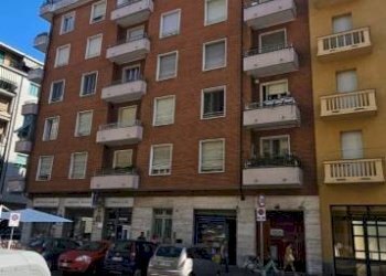Facciata - Trilocale via Michele Coppino, 87, Torino (zona Borgo Vittoria) - foto 1