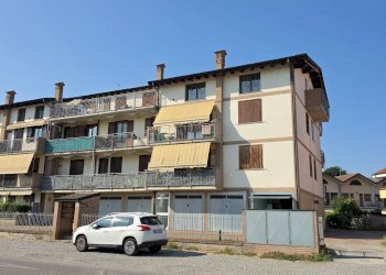 facciata - Appartamento viale Europa, Pandino - foto 36