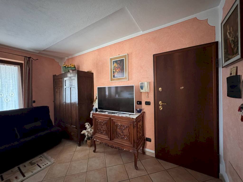 Salone - Appartamento frazione San Chiaffredo, Busca - foto 3