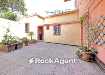Cortile interno - Magazzino via Chiaravagna, 108 R, Genova (zona Sestri Ponente) - foto 19