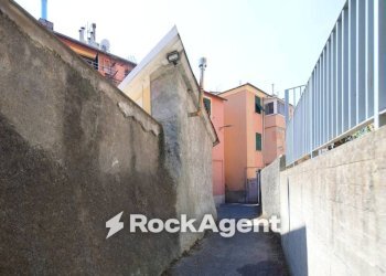 Cortile interno - Magazzino via Chiaravagna, 108 R, Genova (zona Sestri Ponente) - foto 27