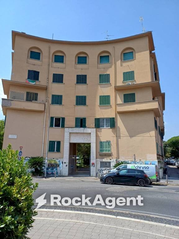 Facciata - Appartamento piazza Oderico da Pordenone, 1, Roma - foto 2