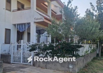 Facciata - Trilocale via delle Dalie, 17, Sellia Marina - foto 3