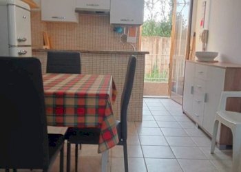 Salone - Trilocale via delle Dalie, 17, Sellia Marina - foto 4
