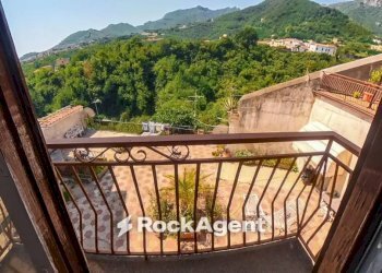 Balcone - Appartamento via Raffaele Baldi, 68, Cava de' Tirreni - foto 26