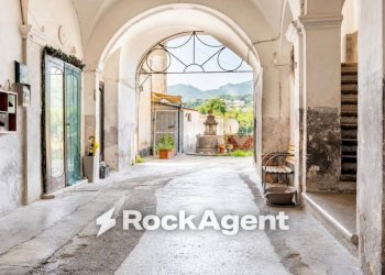 Interno palazzo - Apartment via Raffaele Baldi, 68, Cava de' Tirreni - photo 6