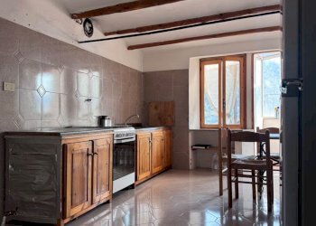 Three-room apartment Apricale - photo 3