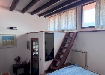 Three-room apartment Apricale - photo 37