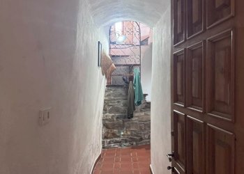 Three-room apartment Apricale - photo 42