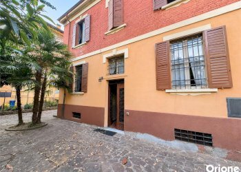 Porzione di casa Modena - foto 2