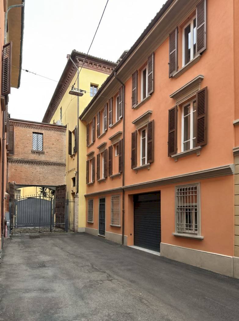 Box Vicolo Carega 3, Bologna (zona Centro Storico) - foto 2