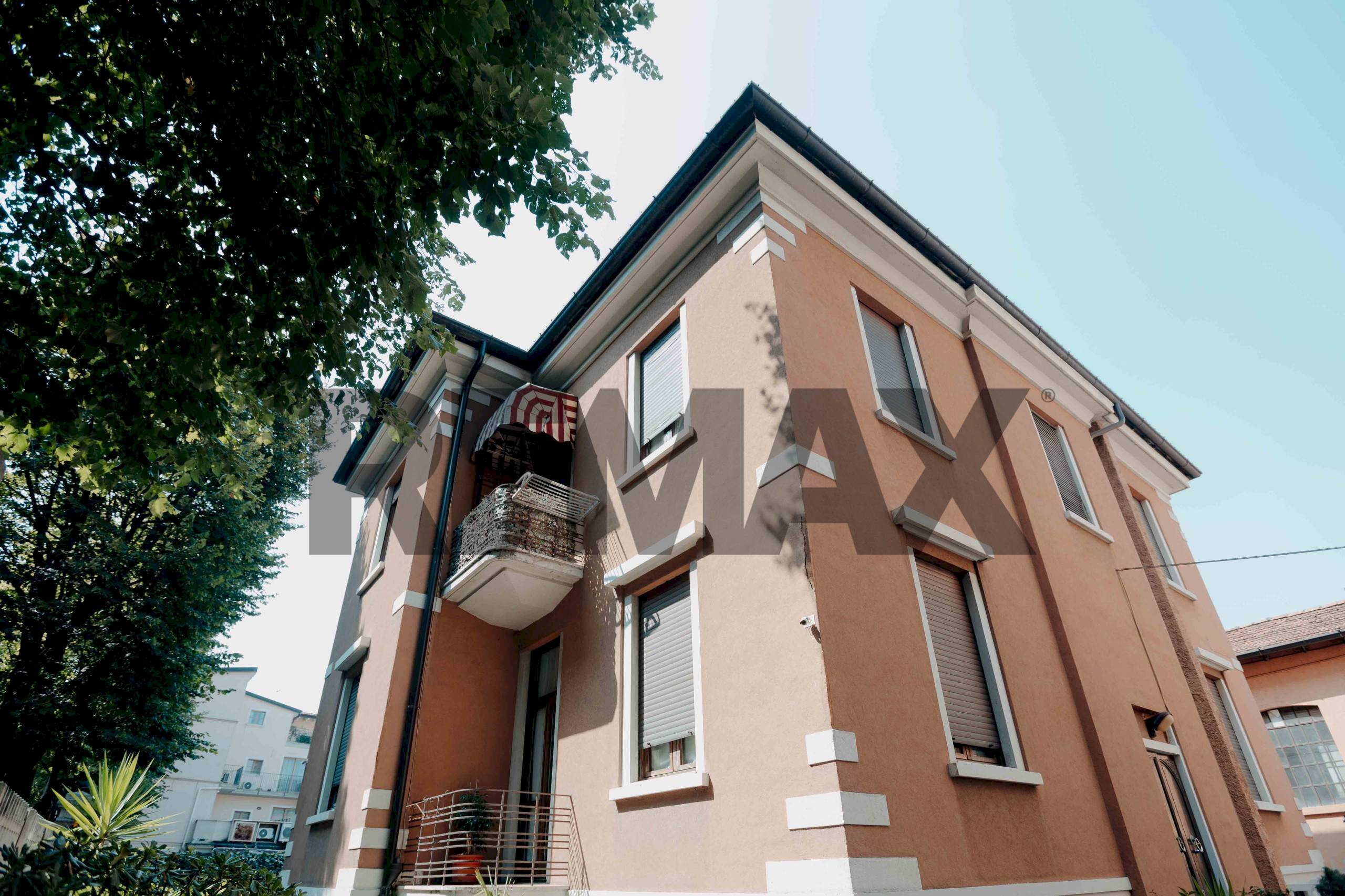 Villa Via Montebello, 6
Porta Milano, Brescia (neighborhood Porta Milano) - photo 2