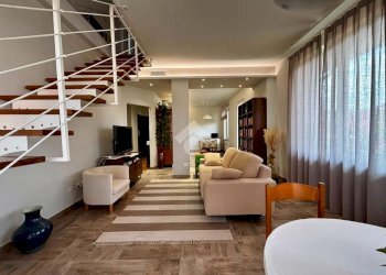 Portion of a house Via roma, None - photo 1