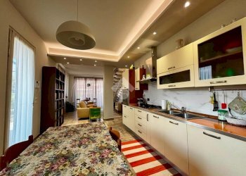 Portion of a house Via roma, None - photo 8