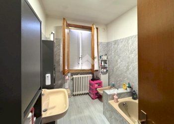 Four-room apartment Via A. Frank, Novellara - photo 12