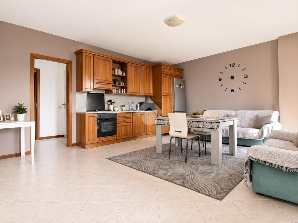 Three-room apartment Via Due Madonne, Sassuolo - photo 1
