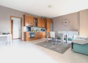Three-room apartment Via Due Madonne, Sassuolo - photo 3