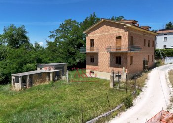 Foto 2 - Casa indipendente Contrada Cornacchioni
 
57, Penna San Giovanni - foto 2