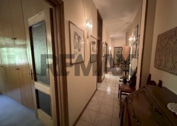 Hall / corridoio - Villa VIA DIAZ
 
2, Vergiate - foto 11