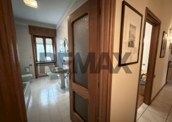 Hall / corridoio - Villa VIA DIAZ
 
2, Vergiate - foto 14