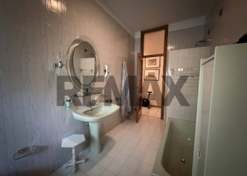 Bagno - Villa VIA DIAZ
 
2, Vergiate - foto 16