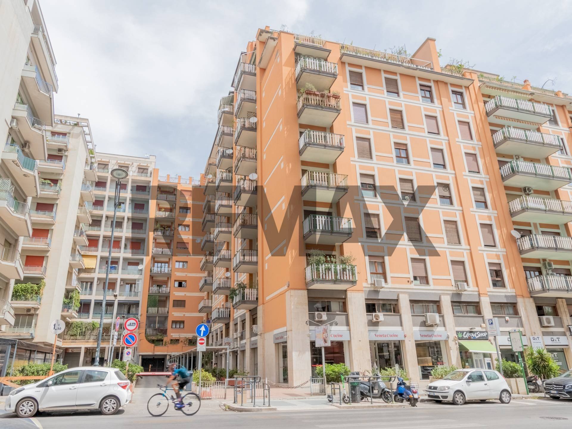 Edificio all\'aperto - Apartment Via Emanuele Notarbartolo
 
5, Palermo - photo 1