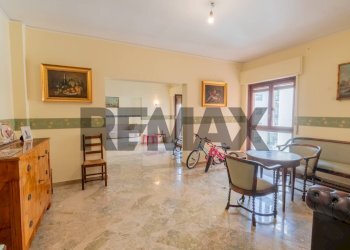 Sala da pranzo - Apartment Via Emanuele Notarbartolo
 
5, Palermo - photo 2