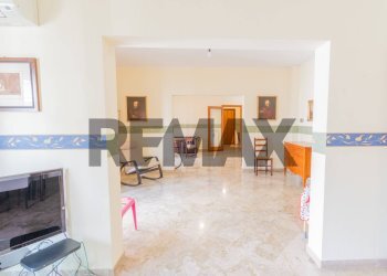 Soggiorno - Apartment Via Emanuele Notarbartolo
 
5, Palermo - photo 9