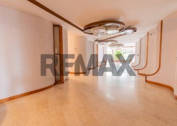 Hall / corridoio - Apartment Via Emanuele Notarbartolo
 
5, Palermo - photo 19