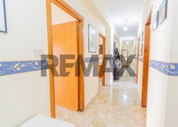 Hall / corridoio - Apartment Via Emanuele Notarbartolo
 
5, Palermo - photo 26