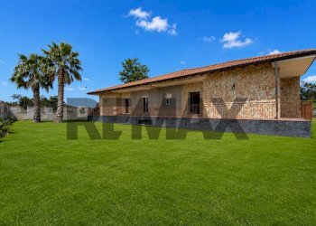 Casa all\'aperto - Villa Via Giovanni Caboto
 
19, Mascalucia - foto 1