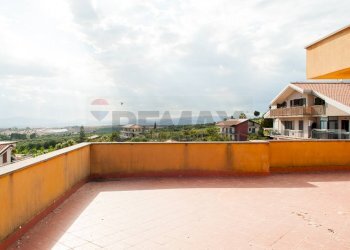 Terrazza - Attico Via Enrico Toti
 
28, Motta Sant'Anastasia - foto 4