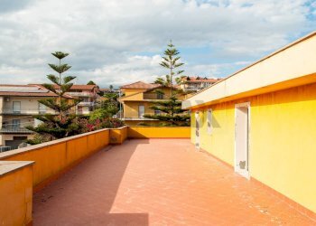 Terrazza - Attico Via Enrico Toti
 
28, Motta Sant'Anastasia - foto 5