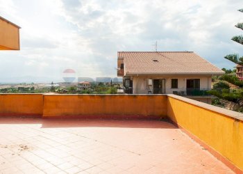 Terrazza - Attico Via Enrico Toti
 
28, Motta Sant'Anastasia - foto 9