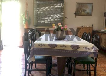 Sala da pranzo - Villa Via Rapisarda
 
45, Pedara - photo 14