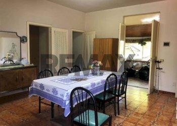 Sala da pranzo - Villa Via Rapisarda
 
45, Pedara - photo 20
