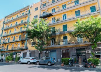 Edificio all\'aperto - Appartamento Via Plebiscito
 
881/B, Catania - foto 1